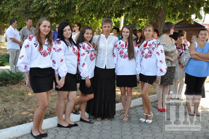 День Незалежності України у Мукачеві відзначили масштабним парадом вишиванок (ФОТОРЕПОРТАЖ) – 06