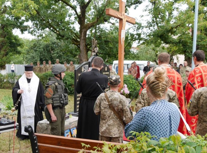 В Ужгороді відкрили меморіал пам’яті бійців АТО – 18