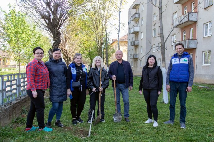 Фондом "Регіон Карпат NEEKA" висаджено понад 250 дерев – 11 Фондом "Регіон Карпат NEEKA" висаджено понад 250 дерев – 11