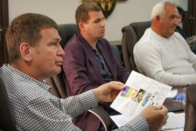 В Ужгороді за «круглим столом» обговорили найактуальніші екологічні проблеми Закарпаття – 04 В Ужгороді за «круглим столом» обговорили найактуальніші екологічні проблеми Закарпаття – 04