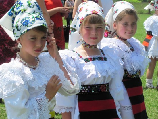 На Рахівщині румуни провели фестиваль народного мистецтва – 02