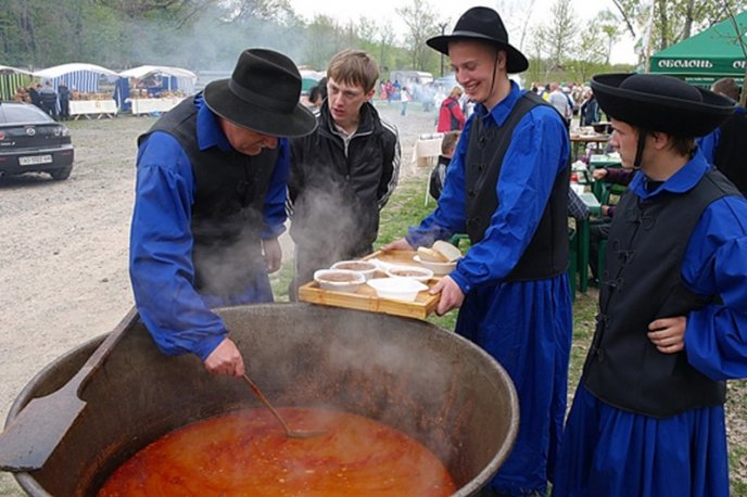 Уха з капустою, гуляш з вином (ФОТОРЕПОРТАЖ) – 12