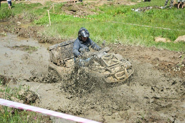 Позашляховики борзалися у багнюці на «Karpaty Trophy 2012» (ФОТО, ВІДЕО) – 01 Позашляховики борзалися у багнюці на «Karpaty Trophy 2012» (ФОТО, ВІДЕО) – 01