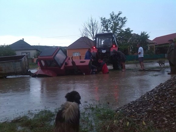 На Виноградівщині село Дюла за двадцять хвилин перетворилось на Венецію – 03