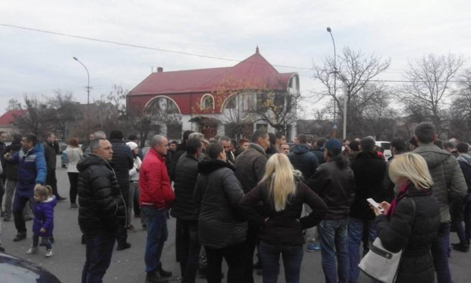 "Пересічники" із Закарпаття їдуть в Київ на підтримку законопроекту Гройсмана  – 01