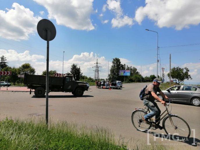 У Мукачеві сталась аварія: рух ускладнено – 01