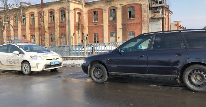 Аварія у Мукачеві: на мосту зіткнулося кілька машин – 05