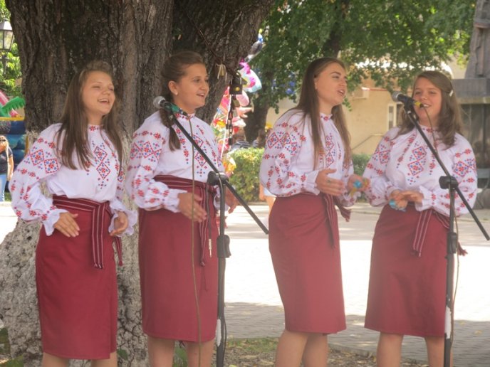 Під час благодійного концерту виноградівці підтримали закарпатських військових (ФОТО) – 02