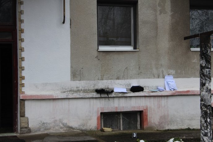 У Чопі жорстоко вбили людину. Тіло напівроздягненого чоловіка лежало посеред вулиці – 02