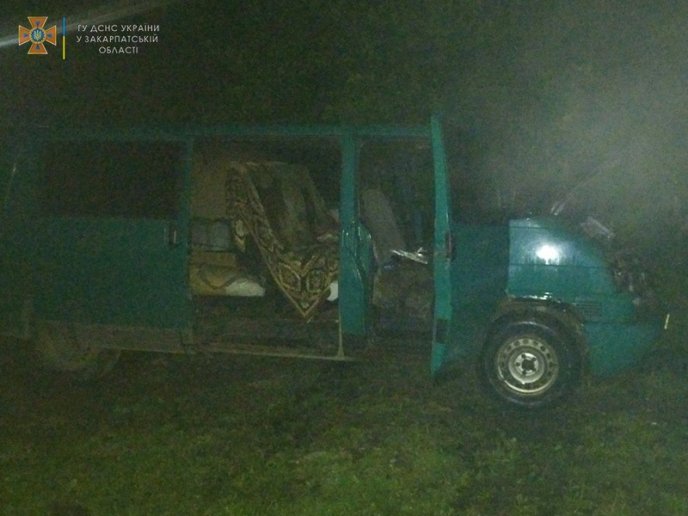 Рятувальники розповіли про нічний випадок у Міжгір’ї – 02