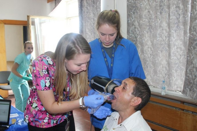 Робити добро – це просто: як лікарі зі США завітали в Мукачево – 11