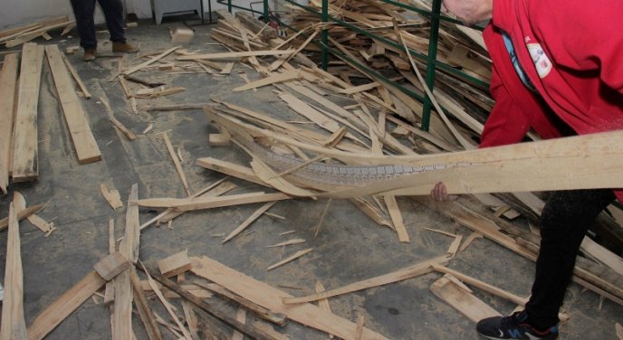 У пиломатеріалах, які перевозив чоловік, знаходилося 95 тисяч пачок цигарок – 06