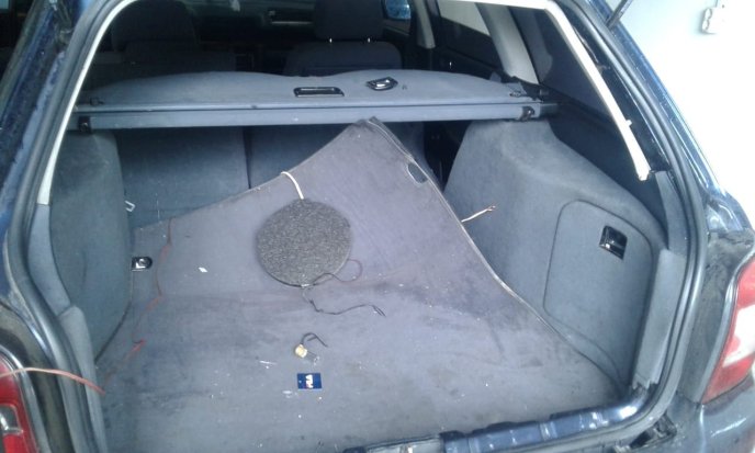 На Великоберезнянщині в автівці прикордонники виявили «музичний» тайник – 03