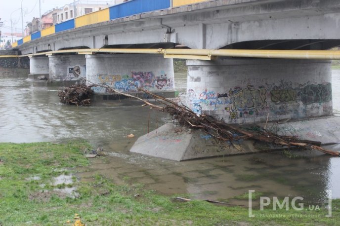 Велика Латориця залишила по собі купу сміття – 09