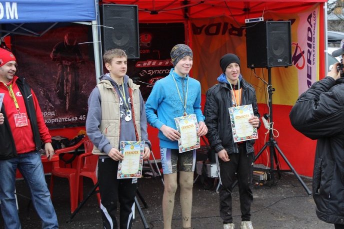 На Радванському кар’єрі змагались велосипедисти у дисципліні крос-кантрі (ФОТО) – 26 На Радванському кар’єрі змагались велосипедисти у дисципліні крос-кантрі (ФОТО) – 26