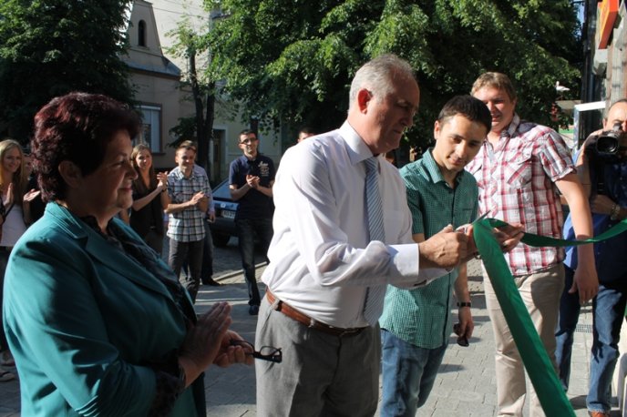 У Мукачеві відкрили перший ірландський паб "BarryBars" (ФОТОРЕПОРТАЖ) – 11