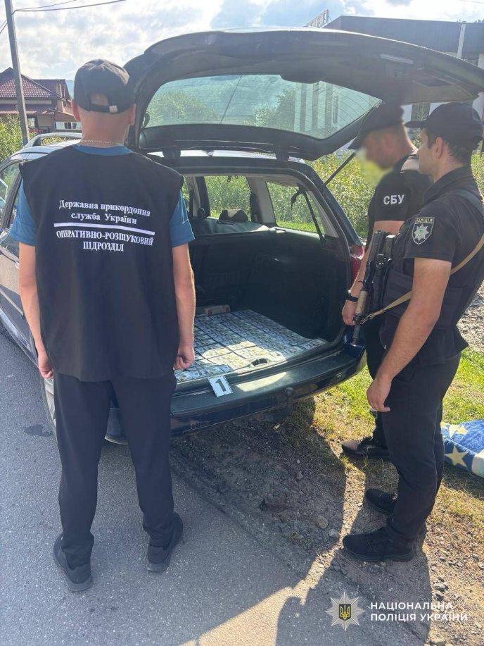 На Рахівщині двоє місцевих жителів переправляли військовозобовʼязаних чоловіків через кордон – 01 Фото — Відділ комунікації поліції Закарпатської області