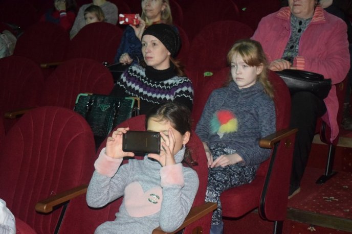 В Ужгороді влаштували святковий концерт для дітей – 04