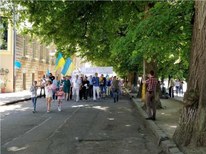 Жителі району знову влаштували в Ужгороді пікет – 05