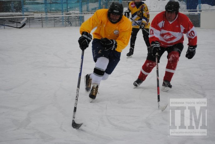 У Мукачеві відбувся відкритий Кубок області з хокею (ФОТО) – 36