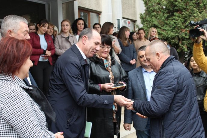 У Мукачево приїхала колона зі спецавтомобілів, яку очолив Ігор Бондаренко – 03