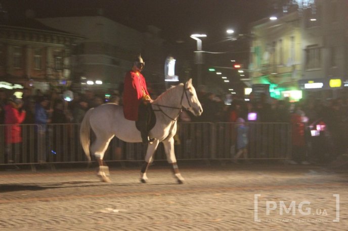 Парад ліхтариків та лицарські бої: як у Мукачеві відзначали День святого Мартина – 31