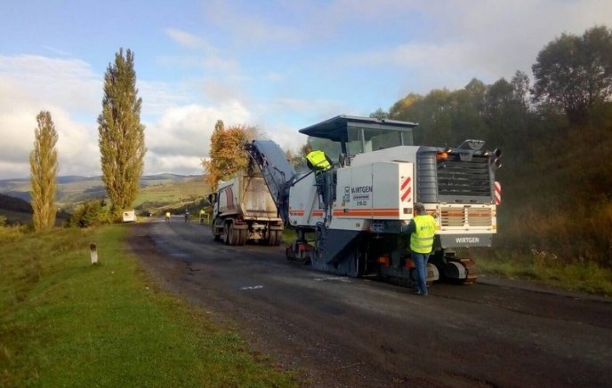 Турецька компанія розпочала ремонтувати одну з доріг області – 01