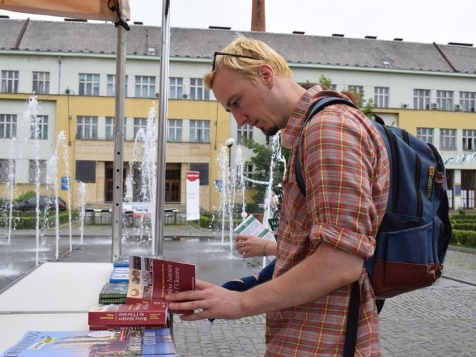 В Ужгороді діляться секретами опанування іноземних мов – 15