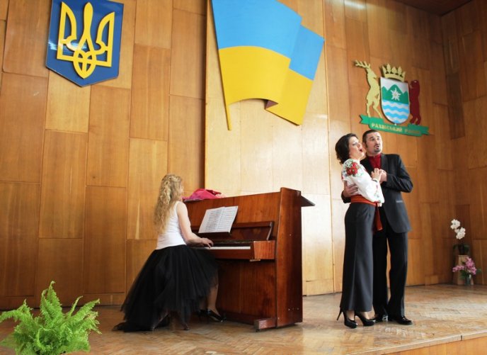 До Рахова завітала заслужена артистка України – 03