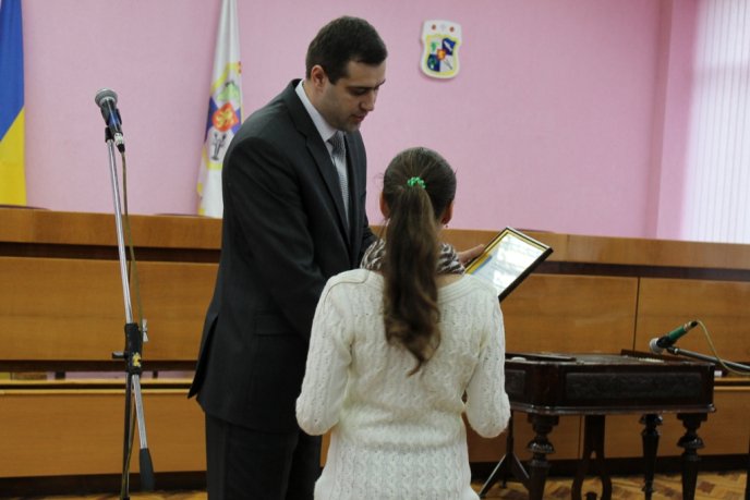 До Міжнародного дня інваліда у Виноградові відбувся благодійний концерт – 01