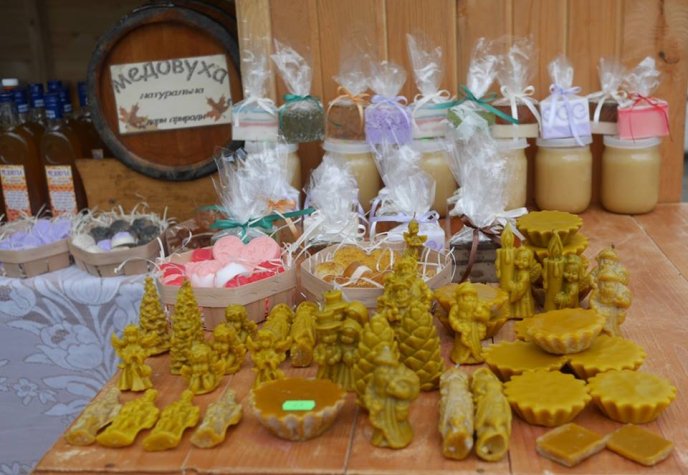 В Ужгороді на фестивалі можна скуштувати медовуху, різні смаколики та купити сувенір – 04