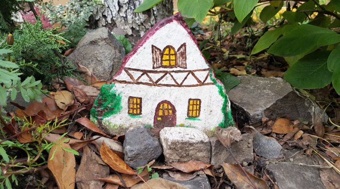 Ужгородка створює мініатюрні фантастичні будиночки для ельфів – 01