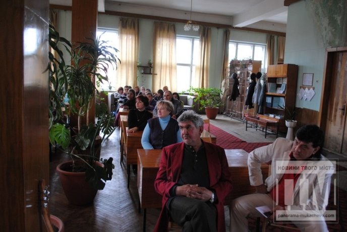 У читальному залі Мукачівської міської бібліотеки презентували книгу "Казка про Кощея і Янгу" (ФОТО)   – 06