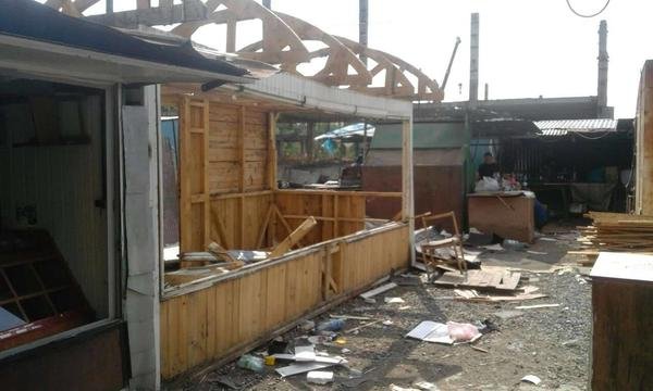 В Ужгороді почали зносити ринок "Білочка"  – 03