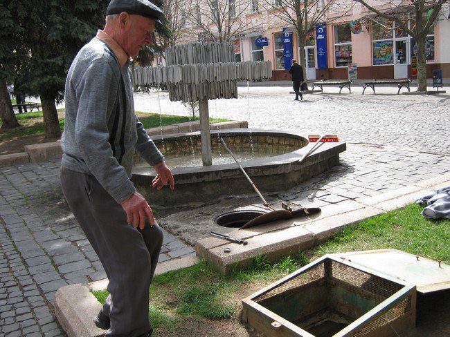 Ще один фонтан запрацював у Мукачеві (ФОТО) – 01