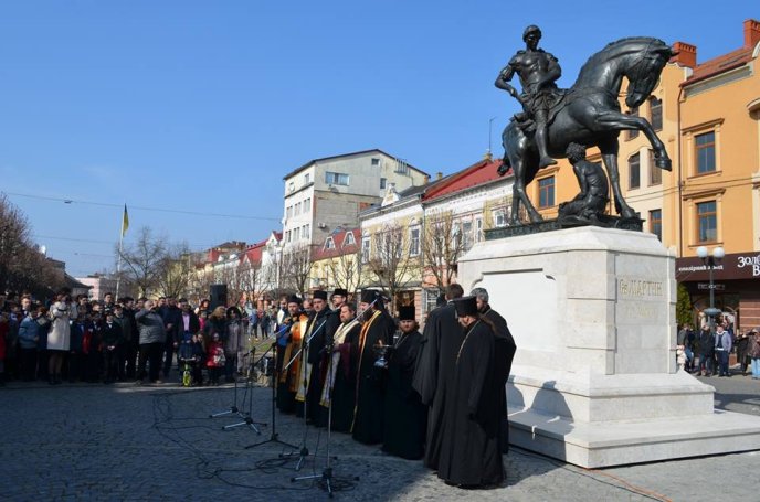 У Мукачеві урочисто відкрили пам’ятник Святому Мартину – 11