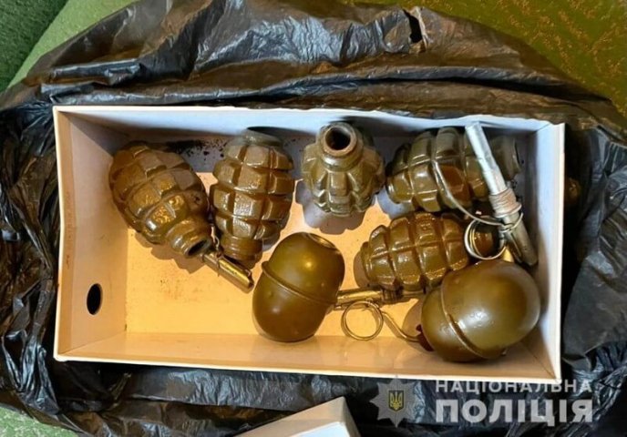 Поліцейські заблокували канал постачання зброї на територію Закарпаття – 03 Поліцейські заблокували канал постачання зброї на територію Закарпаття – 03