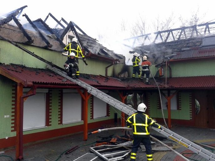 Вранці на Берегівщині трапилась масштабна пожежа у сауні – 02 Вранці на Берегівщині трапилась масштабна пожежа у сауні – 02