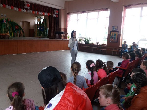 Школярам Рахова та Солотвина показали казку «Жила-була Сироїжка» – 02