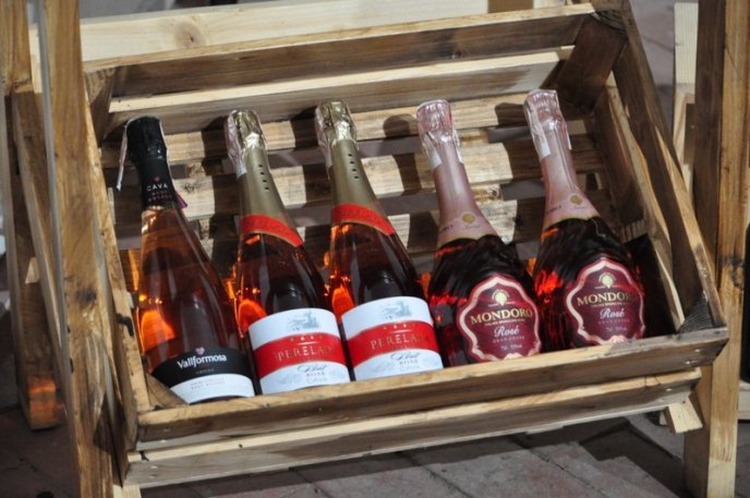 Сьогодні в Ужгороді розпочався дводенний фестиваль «Sakura Wine» – 17