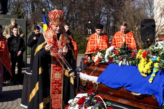 Із жовтня 2022 року перестав виходити на зв’язок: в області поховали Героя – 03