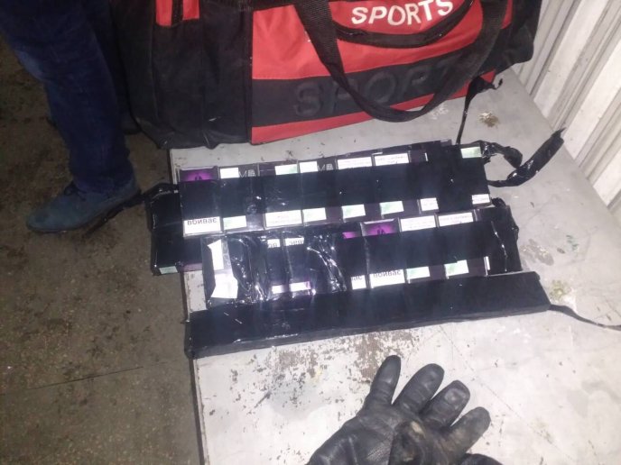 Прикордонники виявили в легковику закарпатця тайники з цигарками – 06