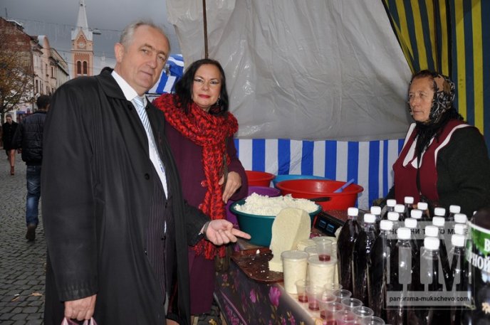 День Святого Мартина у Мукачеві: смачні наїдки, запашне вино і насичена культурна програма (ФОТО) – 15