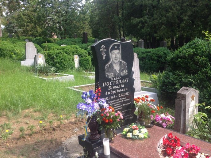 В обласному центрі освятили пам’ятники загиблим у зоні АТО ужгородцям – 03