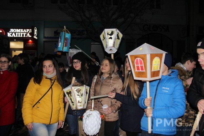 Парад ліхтариків та лицарські бої: як у Мукачеві відзначали День святого Мартина – 03