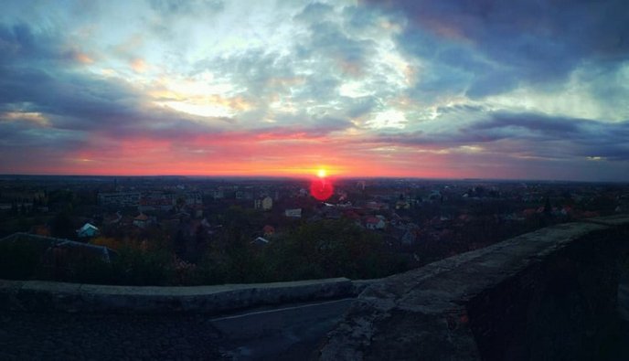 У мережі показали неймовірний захід сонця у Мукачеві – 01