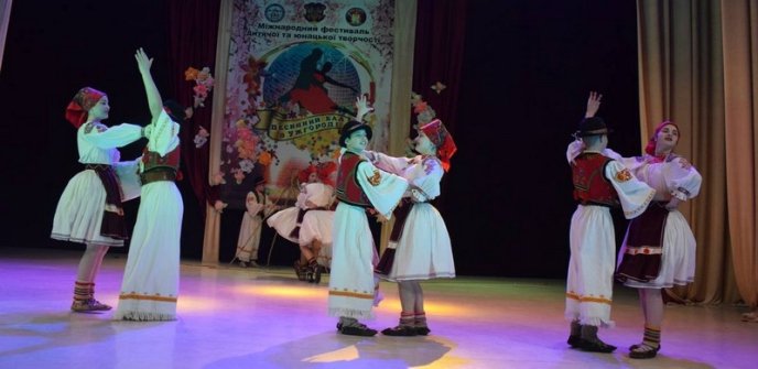 В Ужгороді відбувся Міжнародний фестиваль дитячої та юнацької творчості "Весняний бал" – 07 В Ужгороді відбувся Міжнародний фестиваль дитячої та юнацької творчості "Весняний бал" – 07