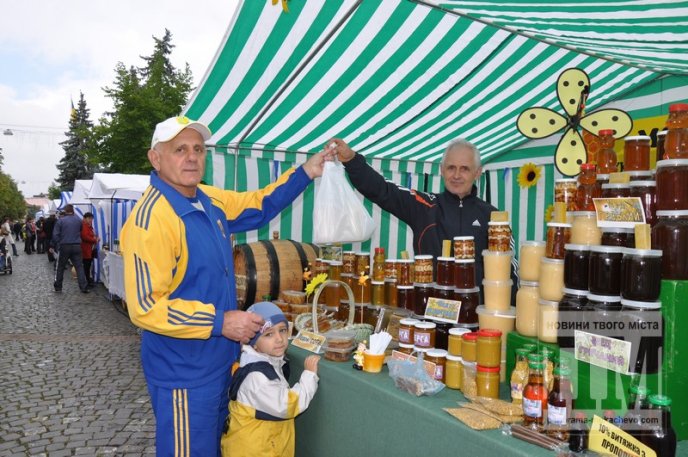 Мукачево бджолярське: у місті стартувало свято меду (ФОТОРЕПОРТАЖ) – 05