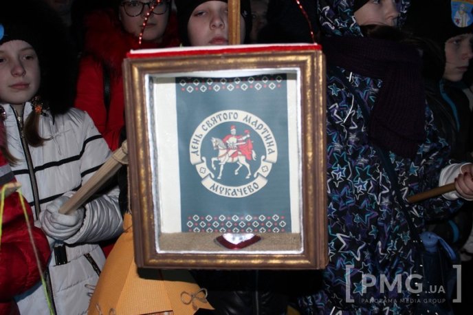 Яскраве святкування Дня святого Мартина у Мукачеві: парад ліхтариків, лицарські бої та вогняне шоу – 74 Яскраве святкування Дня святого Мартина у Мукачеві: парад ліхтариків, лицарські бої та вогняне шоу – 74