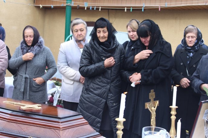 На Іршавщині прощалися з воїном, який кілька місяців вважався безвісти зниклим – 02